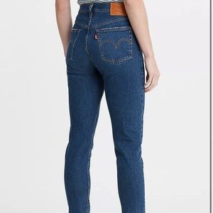 Levi’s 501 short skinny jeans (medium wash)